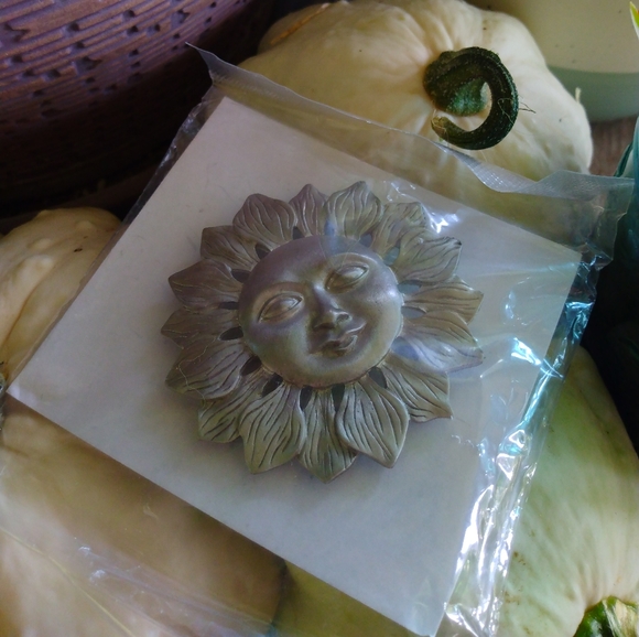 Metal Sun Face Magnet 🌞 - Picture 5 of 5